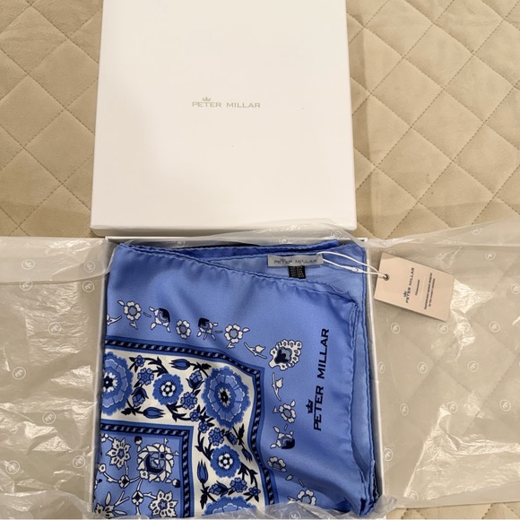 Peter Millar 100% Silk Scarf Blue Floral Bandana 34x34 NWT Boxed Luxury